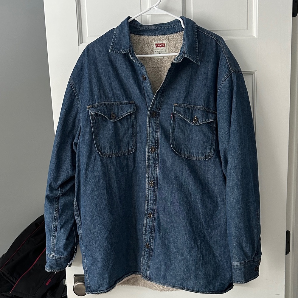 Vintage Levi's Dark Blue Button-Up Shirt